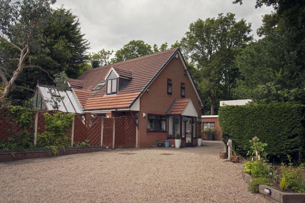 Woodlands Bed And Breakfast Solihull Exterior photo